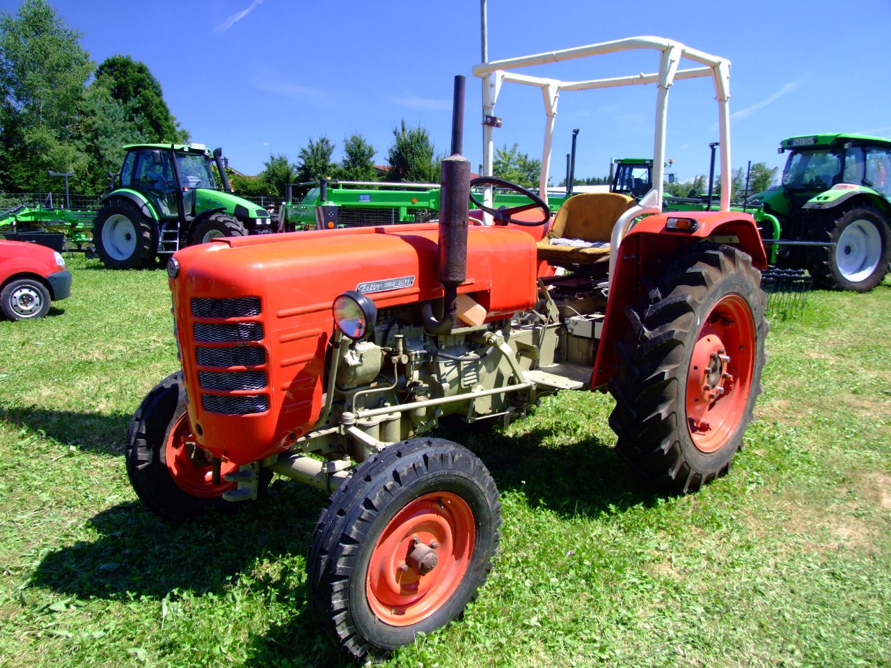 Zetor 3011 — dobový zemědělský traktor