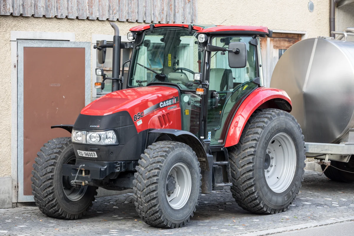 Farmall 105C — Traktory
