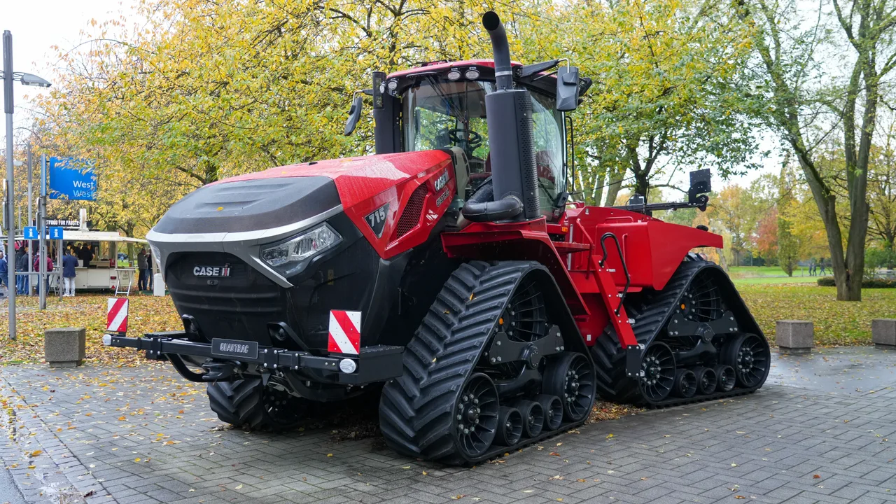 Case IH Quadtrac 715 — Трактор, 2024