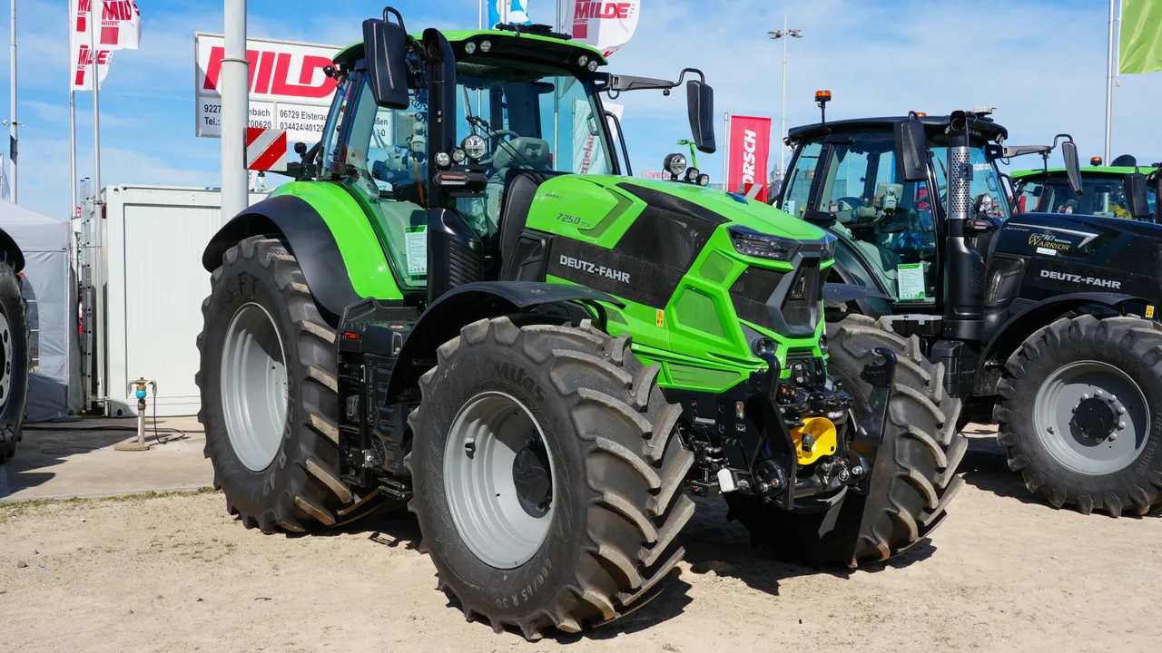 Deutz-Fahr 7250 TTV — Трактор, 2012