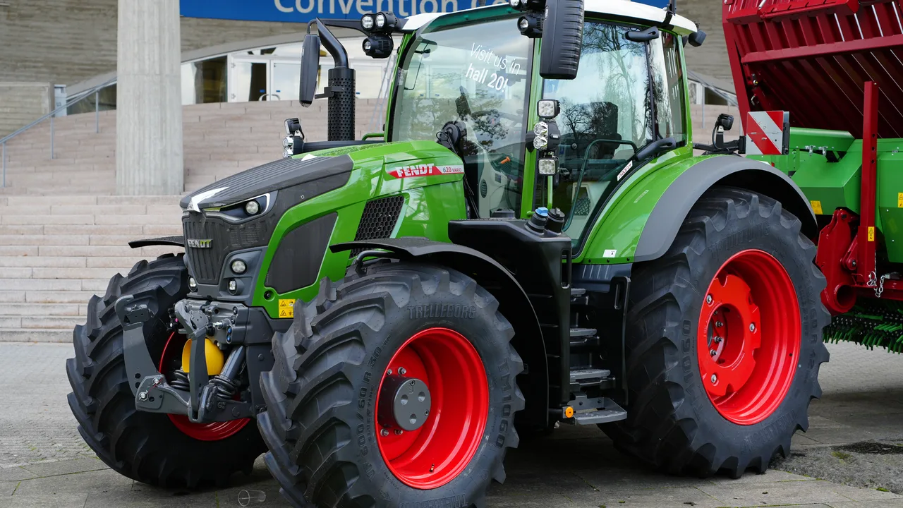 614 Vario — Трактори