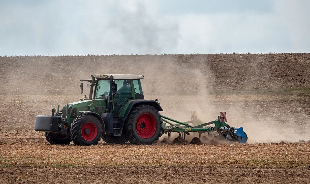 Favorit 711 Vario — Traktory