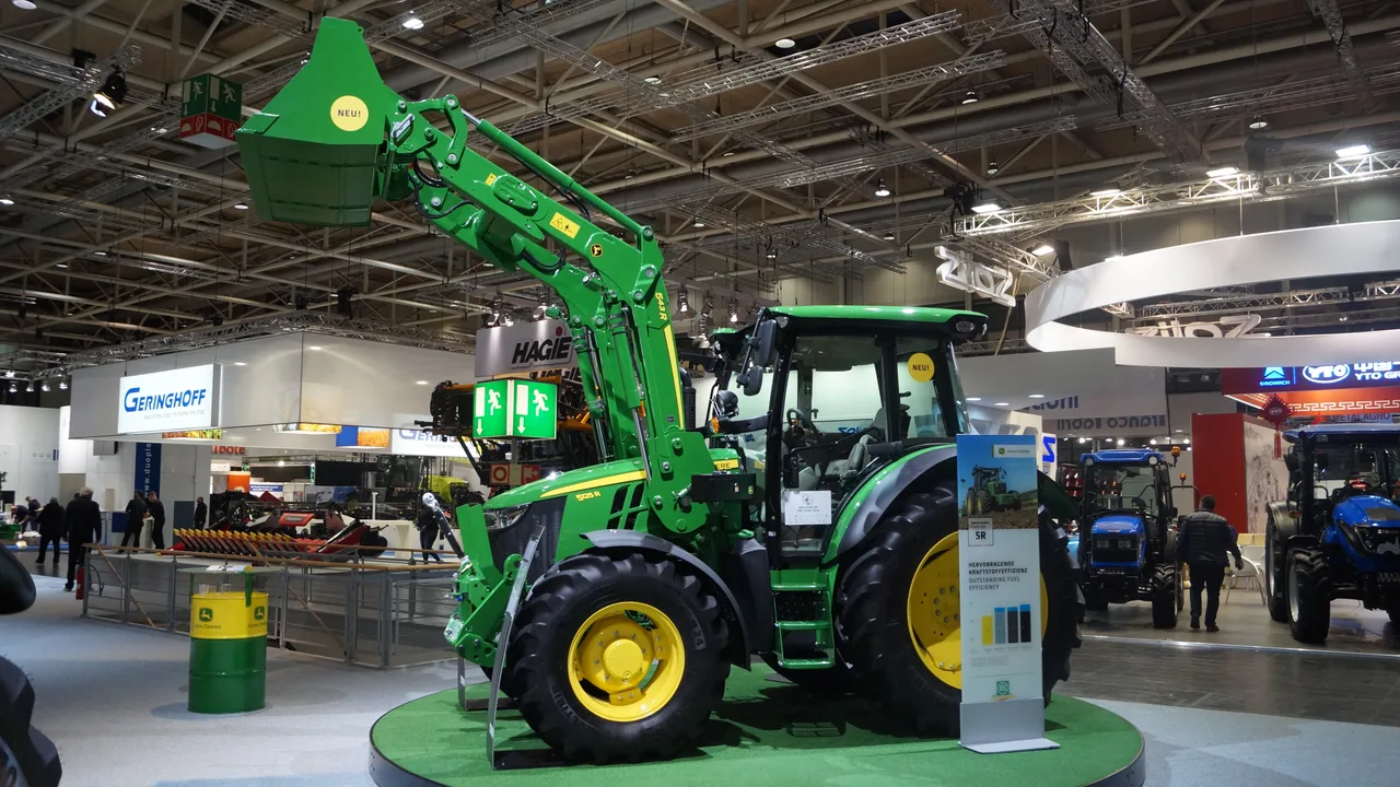5115R — Traktory