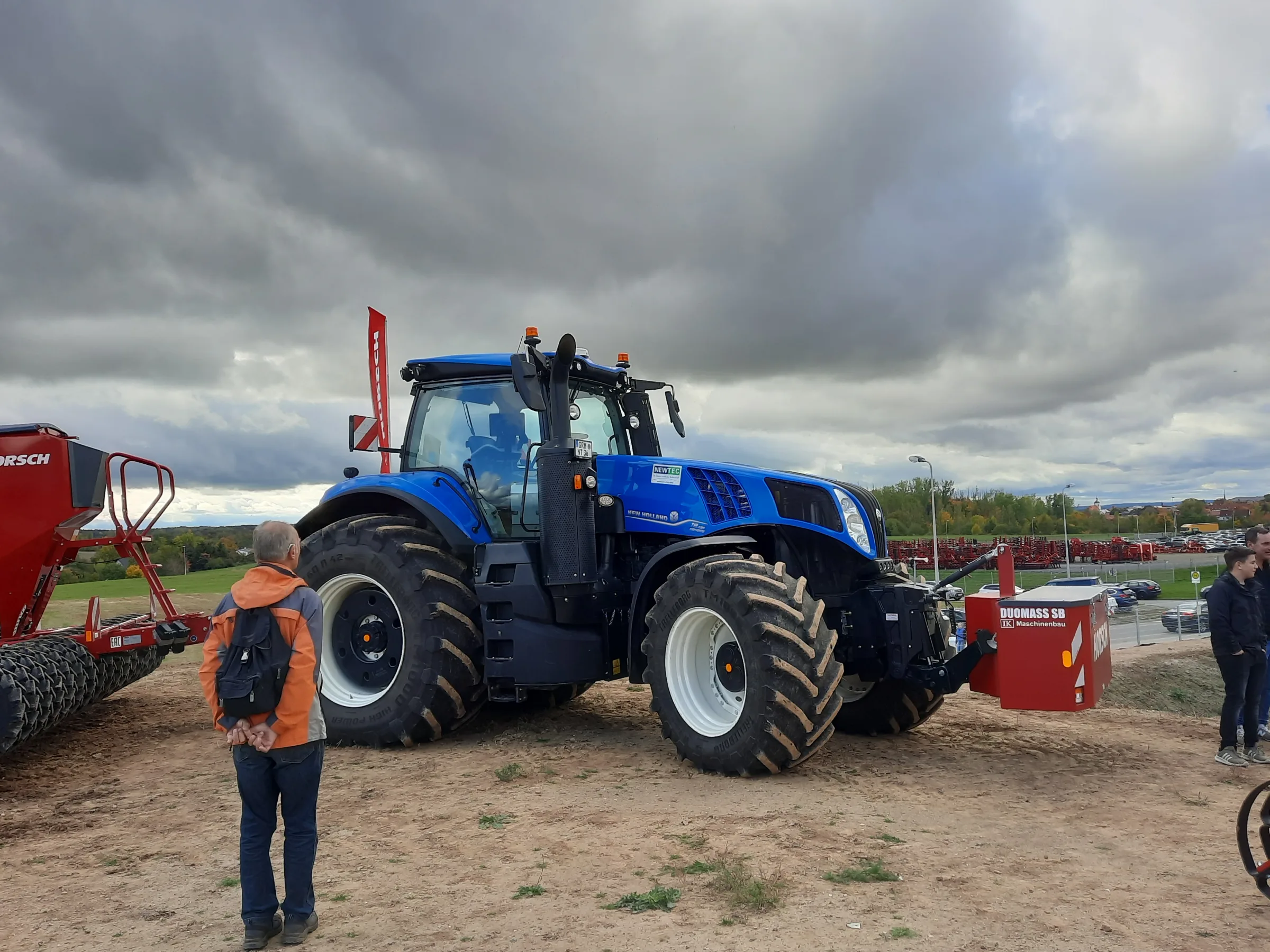 New Holland T8.435 — Трактор, 2010
