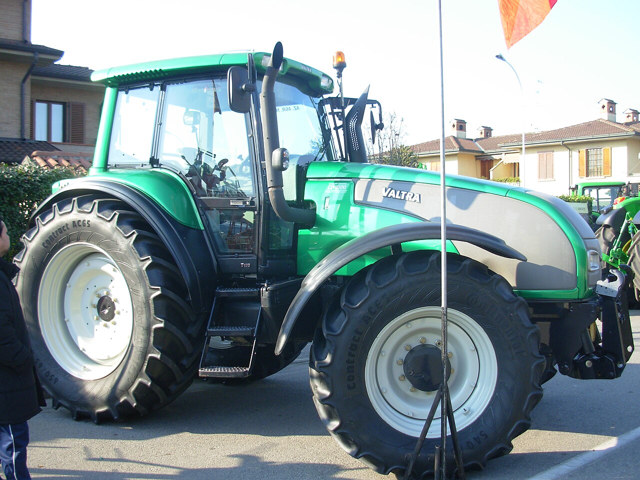 T130 — Traktory