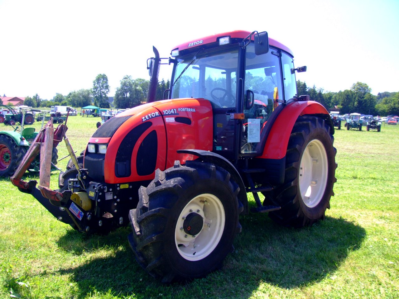 Forterra 10641 — Traktory